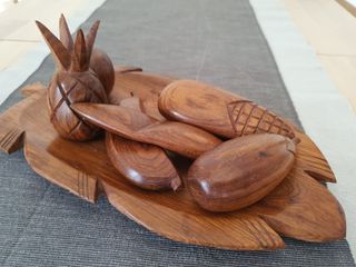 Centrotavola in legno intagliato