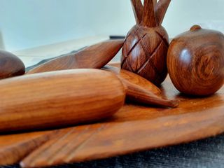 Centrotavola in legno intagliato