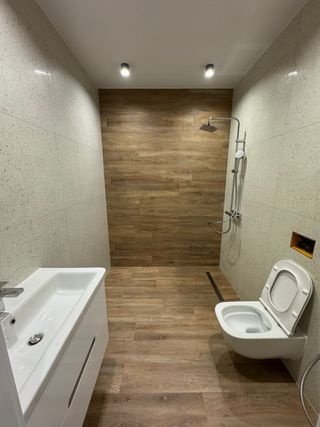 Reformas baños. Alicatados, fontaneria, pintura.