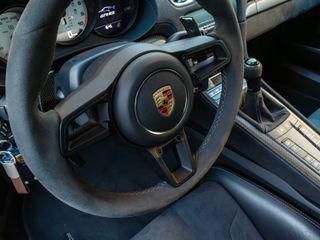 PORSCHE 718 Cayman GT4 RS