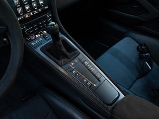 PORSCHE 718 Cayman GT4 RS