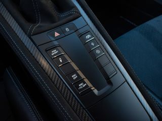 PORSCHE 718 Cayman GT4 RS