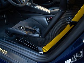 PORSCHE 718 Cayman GT4 RS