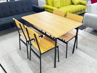 REBAJA!! Mesa y 4 Sillas Madera y Metal