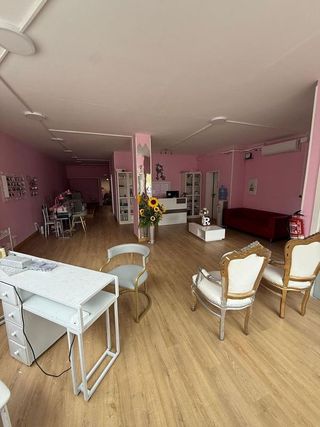 Local comercial en alquiler en Moscardó en Madrid