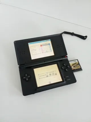 Nintendo DS Lite Negra + Juego