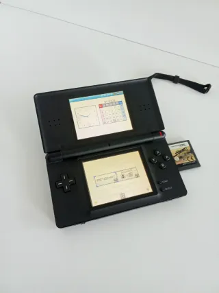 Nintendo DS Lite Negra + Juego
