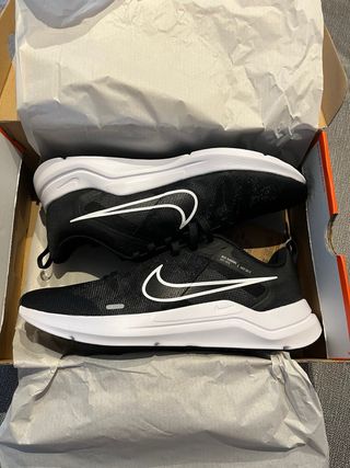 Zapatillas Nike Running Negras y Blancas