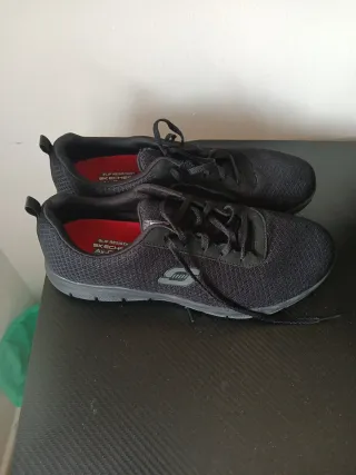 Zapatillas Skechers Negras