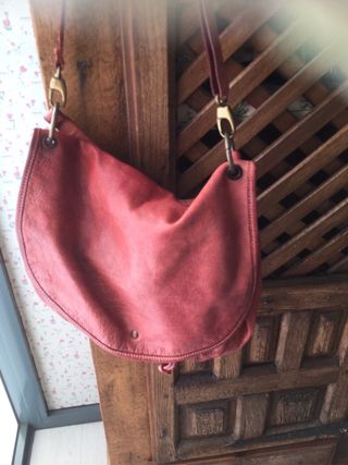 Bolso de piel granate