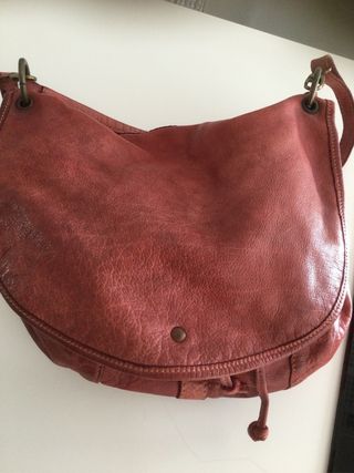 Bolso de piel granate