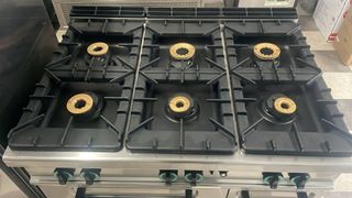 COCINA DE 6 FUEGOS Y HORNO