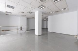 Local comercial en venta en Montefrío