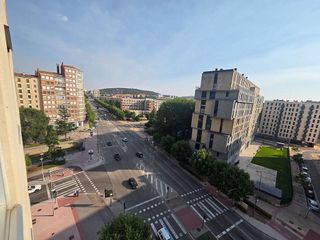 Piso en venta en Plaza España - Villa Pilar - Reyes Católicos - Vadillos en Burgos