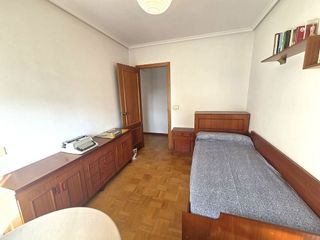 Piso en venta en Plaza España - Villa Pilar - Reyes Católicos - Vadillos en Burgos