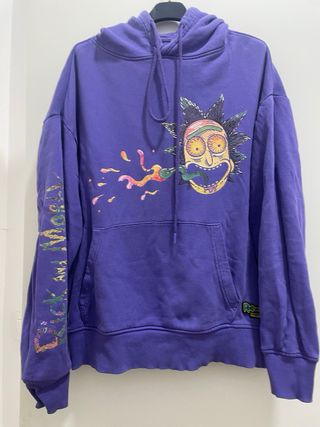 Sudadera Pull&Bear Morada Rick y Morty