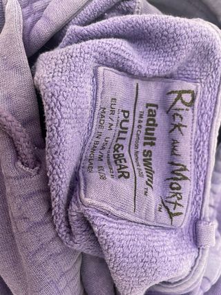 Sudadera Pull&Bear Morada Rick y Morty