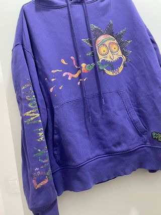 Sudadera Pull&Bear Morada Rick y Morty