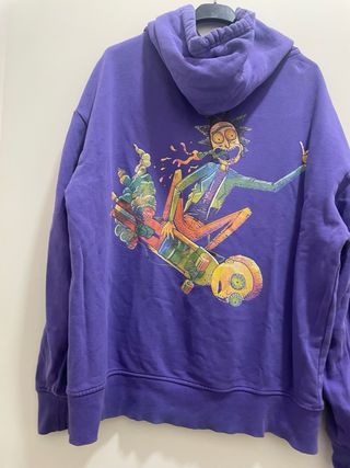 Sudadera Pull&Bear Morada Rick y Morty