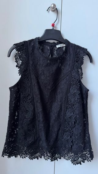 Top encaje Stradivarius negro Talla S