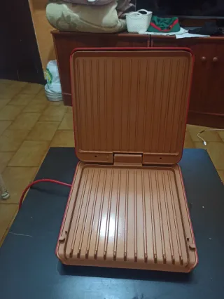 Plancha de cocina roja