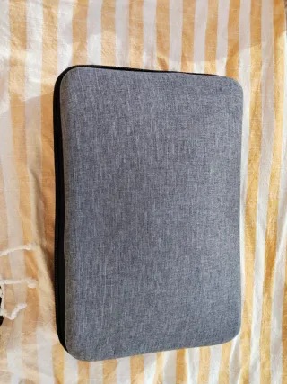 Dron con mando y accesorios