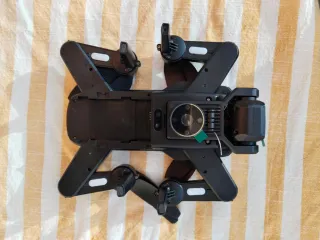 Dron con mando y accesorios