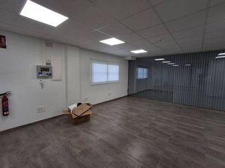 Nave industrial en alquiler en Beniparrell