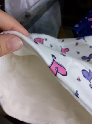 Scaldacollo bianco con cuori rosa e lilla