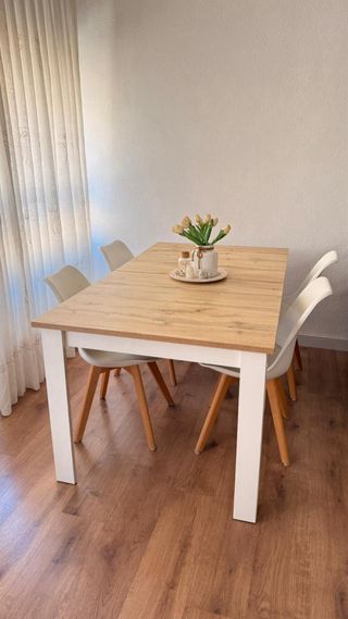 Mesa de comedor moderna