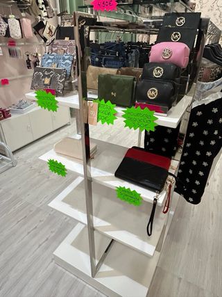 Mueble expositor tienda