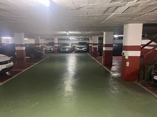 Garaje en alquiler en Pubilla Cases en Hospitalet de Llobregat, L´