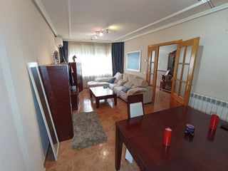 Casa adosada en venta en Tomelloso