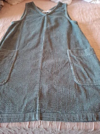 3 vestidos talla 9-10 sin estrenar 30 Euros