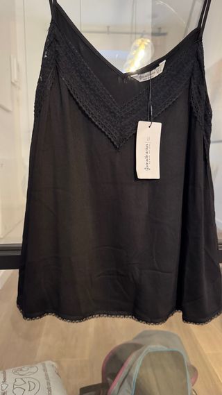 Top Stradivarius encaje negro Talla S