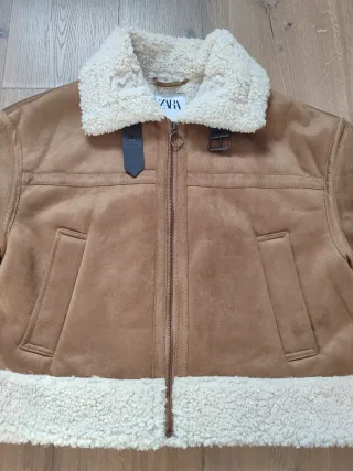 Chaqueta Zara efecto ante con borreguito