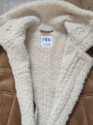 Chaqueta Zara efecto ante con borreguito