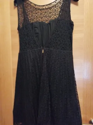 Vestido negro encaje