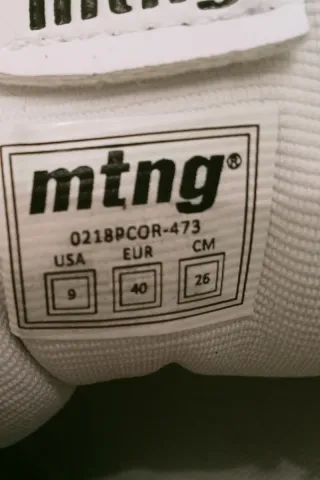 Zapatillas Mustang Negras y Blancas