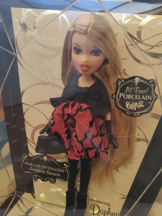Bratz Daphne Porcelana.