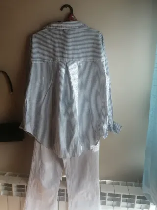 Camisa Zara rayas azules y blancas