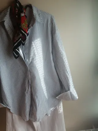 Camisa Zara rayas azules y blancas