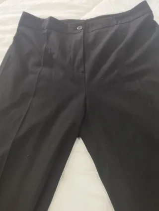 Calças pretas clássicas