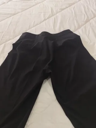 Calças pretas clássicas