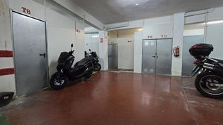 Garaje en venta en Carolinas Bajas en Alicante