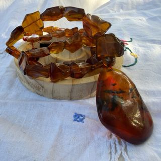 Collar de ámbar con colgante