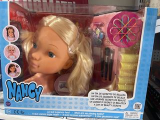 Busto Muñeca Nancy con Accesorios