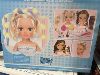 Busto Muñeca Nancy con Accesorios