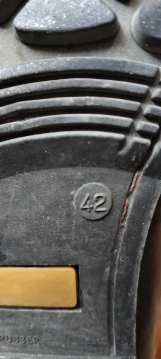 Elegante zapato náutico castellano con borlas.