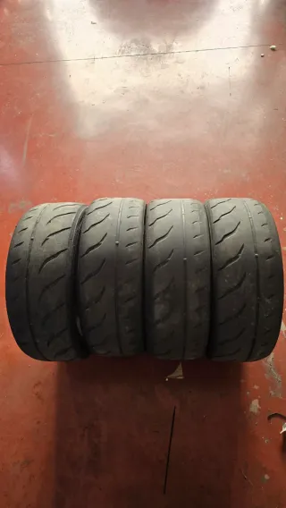 Toyo R888R Neumáticos